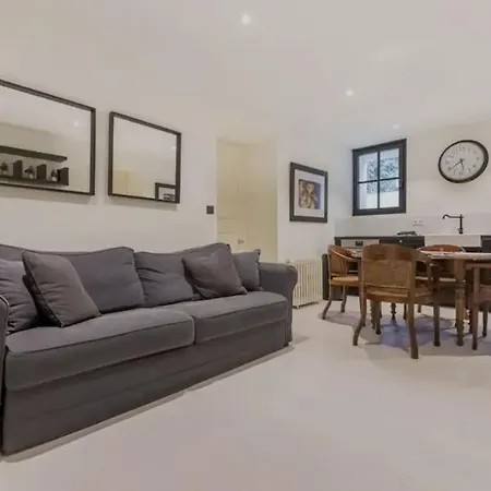 4p, Vieux Gardens Flat リール